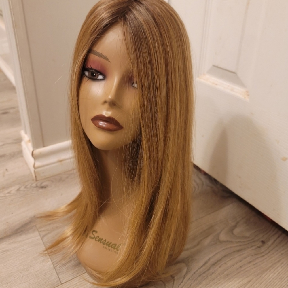 Jon Renau Easipart XL HD 18" topper in Shaded pralines